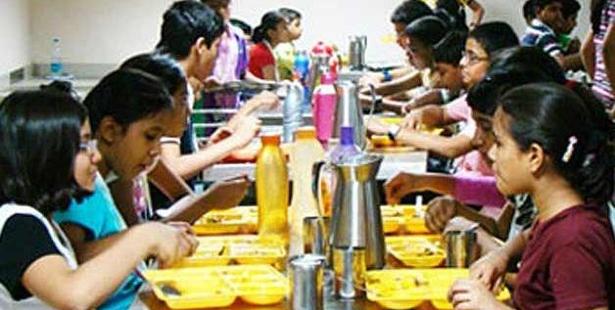 Unhealthy Food Served to Coaching Students in Kota